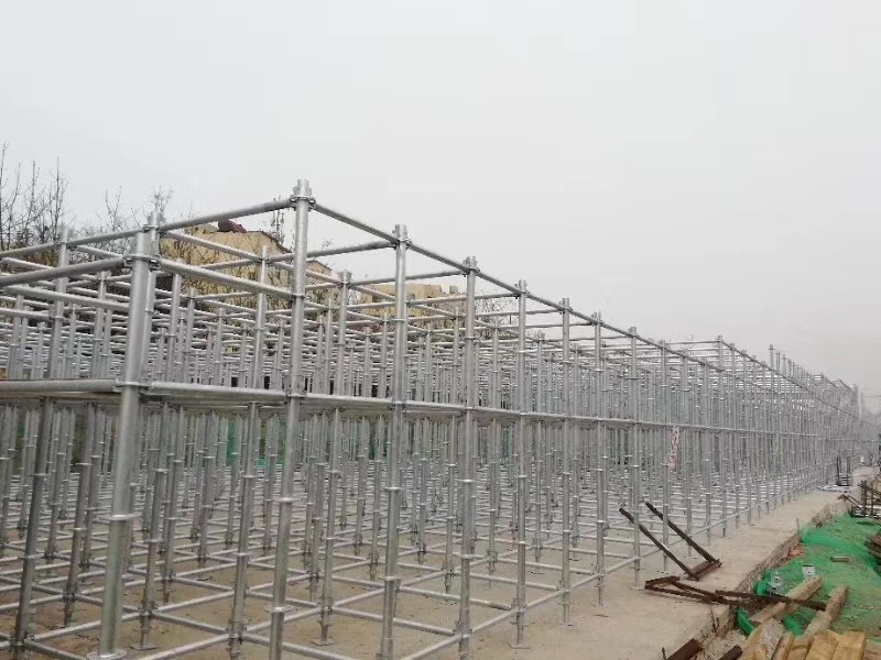 搭建腳手架橫向掃地桿與縱向掃地桿時(shí)，怎么設置好？ (圖1)